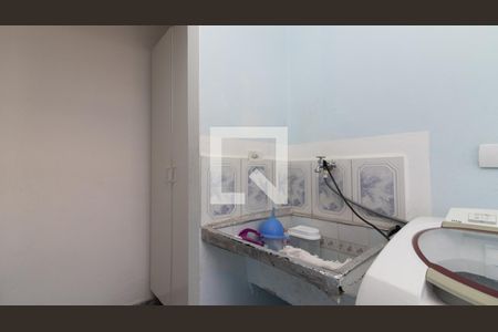 Casa à venda com 207m², 4 quartos e 2 vagas Casa à venda com 207m², 4 quartos e 2 vagasÁrea de Serviço - Casa 2