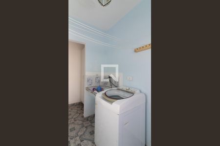 Casa à venda com 207m², 4 quartos e 2 vagas Casa à venda com 207m², 4 quartos e 2 vagasÁrea de Serviço - Casa 2