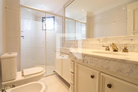 Apartamento à venda com 480m², 4 quartos e 5 vagasBanheiro da Suíte 3