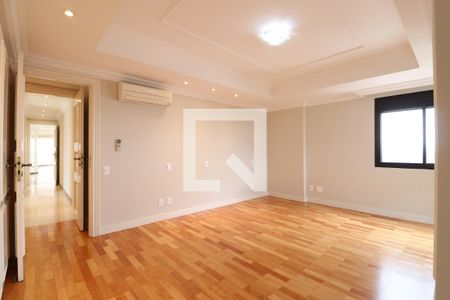 Apartamento à venda com 480m², 4 quartos e 5 vagasSuíte 2