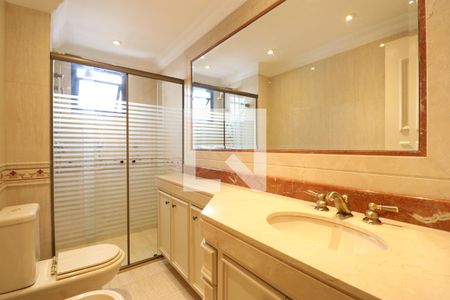 Apartamento à venda com 480m², 4 quartos e 5 vagasBanheiro da Suíte 1