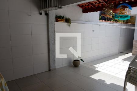 Casa à venda com 150m², 3 quartos e 4 vagas Casa à venda com 150m², 3 quartos e 4 vagasÁrea comum - Churrasqueira