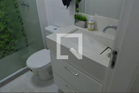 Apartamento à venda com 74m², 3 quartos e 1 vaga Apartamento à venda com 74m², 3 quartos e 1 vagaBanheiro