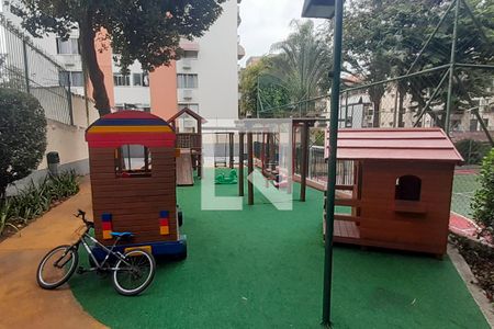 Apartamento à venda com 74m², 3 quartos e 1 vaga Apartamento à venda com 74m², 3 quartos e 1 vagaÁrea comum - Playground