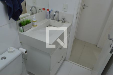 Apartamento à venda com 74m², 3 quartos e 1 vaga Apartamento à venda com 74m², 3 quartos e 1 vagaBanheiro