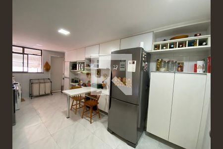 Apartamento à venda com 119m², 3 quartos e 1 vaga Apartamento à venda com 119m², 3 quartos e 1 vagaCozinha e Área de Serviço