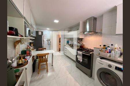 Apartamento à venda com 119m², 3 quartos e 1 vaga Apartamento à venda com 119m², 3 quartos e 1 vagaCozinha e Área de Serviço