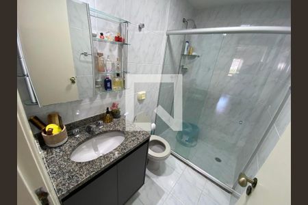 Apartamento à venda com 119m², 3 quartos e 1 vaga Apartamento à venda com 119m², 3 quartos e 1 vagaBanheiro Social
