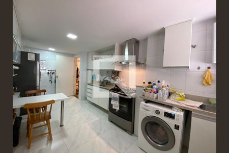 Apartamento à venda com 119m², 3 quartos e 1 vaga Apartamento à venda com 119m², 3 quartos e 1 vagaCozinha e Área de Serviço