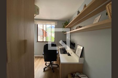 Apartamento à venda com 119m², 3 quartos e 1 vaga Apartamento à venda com 119m², 3 quartos e 1 vagaEscritório