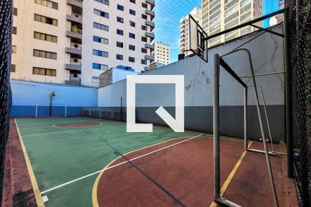 Apartamento à venda com 174m², 3 quartos e 3 vagas Apartamento à venda com 174m², 3 quartos e 3 vagasQuadra de Esportes