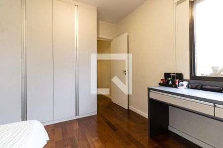 Apartamento à venda com 174m², 3 quartos e 3 vagas Apartamento à venda com 174m², 3 quartos e 3 vagasSuíte 2
