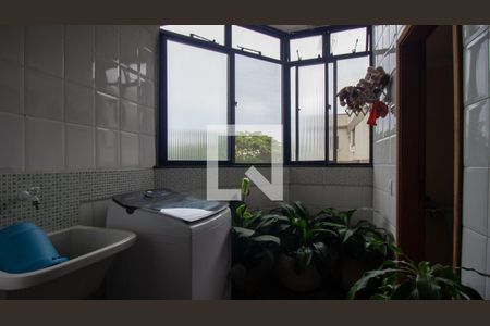 Apartamento à venda com 333m², 4 quartos e 3 vagas Apartamento à venda com 333m², 4 quartos e 3 vagasCozinha e Área de Serviço