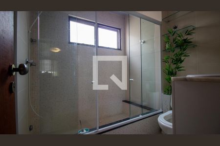 Apartamento à venda com 333m², 4 quartos e 3 vagas Apartamento à venda com 333m², 4 quartos e 3 vagasBanheiro da Suíte 4