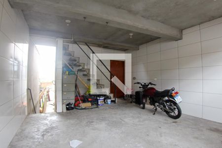 Casa à venda com 300m², 2 quartos e 2 vagas Casa à venda com 300m², 2 quartos e 2 vagasGaragem