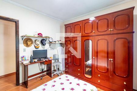 Casa à venda com 221m², 3 quartos e 4 vagas Casa à venda com 221m², 3 quartos e 4 vagasQuarto 01