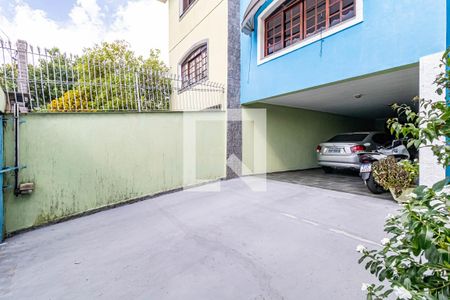 Casa à venda com 221m², 3 quartos e 4 vagas Casa à venda com 221m², 3 quartos e 4 vagasGaragem
