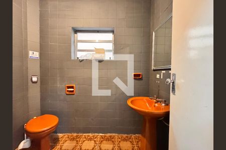 Casa à venda com 265m², 3 quartos e 3 vagas Casa à venda com 265m², 3 quartos e 3 vagasLavabo