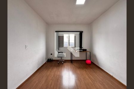 Casa à venda com 265m², 3 quartos e 3 vagas Casa à venda com 265m², 3 quartos e 3 vagasQuarto 2