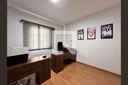 Casa à venda com 265m², 3 quartos e 3 vagas Casa à venda com 265m², 3 quartos e 3 vagasQuarto 3