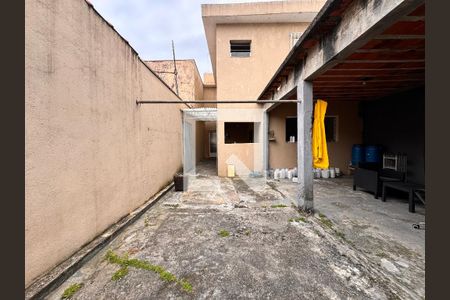 Casa à venda com 265m², 3 quartos e 3 vagas Casa à venda com 265m², 3 quartos e 3 vagasQuintal