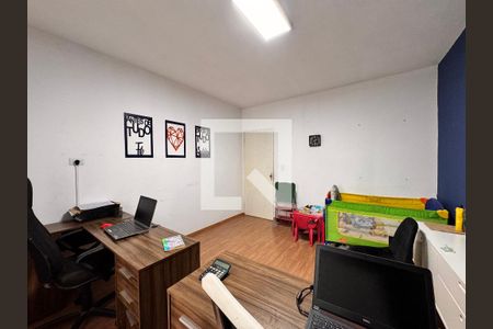Casa à venda com 265m², 3 quartos e 3 vagas Casa à venda com 265m², 3 quartos e 3 vagasQuarto 3