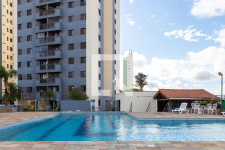 Apartamento à venda com 84m², 3 quartos e 2 vagas Apartamento à venda com 84m², 3 quartos e 2 vagasÁrea comum - Piscina
