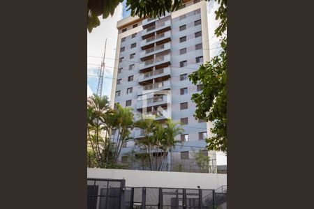 Apartamento à venda com 84m², 3 quartos e 2 vagas Apartamento à venda com 84m², 3 quartos e 2 vagasFachada