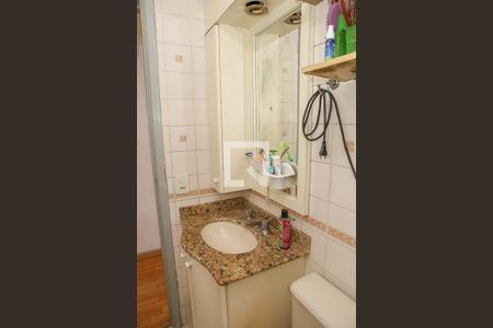 Apartamento à venda com 84m², 3 quartos e 2 vagas Apartamento à venda com 84m², 3 quartos e 2 vagasBanheiro Social