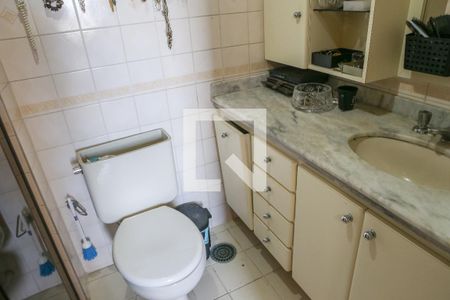 Apartamento à venda com 84m², 3 quartos e 2 vagas Apartamento à venda com 84m², 3 quartos e 2 vagasBanheiro da Suíte