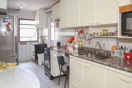 Apartamento à venda com 84m², 3 quartos e 2 vagas Apartamento à venda com 84m², 3 quartos e 2 vagasCozinha