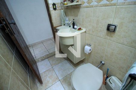 Casa à venda com 144m², 3 quartos e 3 vagas Casa à venda com 144m², 3 quartos e 3 vagasBanheiro