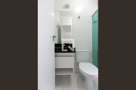 Casa de condomínio à venda com 100m², 3 quartos e 2 vagas Casa de condomínio à venda com 100m², 3 quartos e 2 vagasBanheiro da Suíte 1