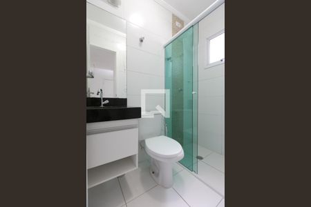 Casa de condomínio à venda com 100m², 3 quartos e 2 vagas Casa de condomínio à venda com 100m², 3 quartos e 2 vagasBanheiro da Suíte 1