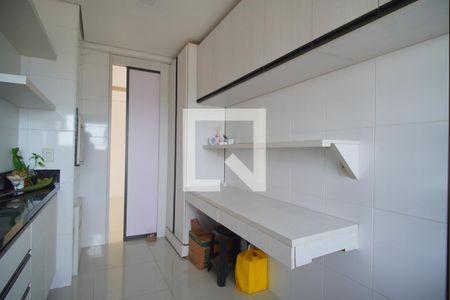 Apartamento à venda com 85m², 2 quartos e 2 vagasCozinha