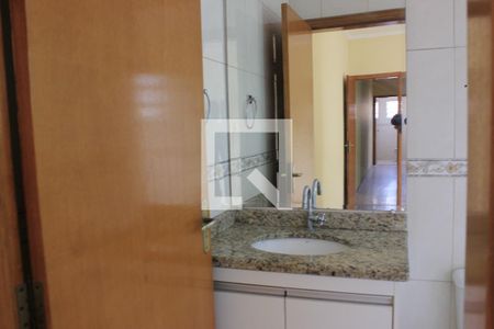 Casa à venda com 147m², 3 quartos e 4 vagasBanheiro da Suíte