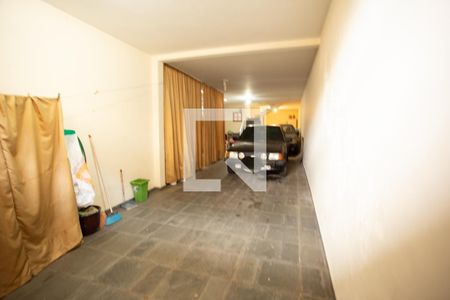 Casa à venda com 220m², 4 quartos e 4 vagas Casa à venda com 220m², 4 quartos e 4 vagasGaragem