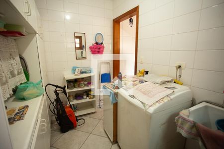 Casa à venda com 220m², 4 quartos e 4 vagas Casa à venda com 220m², 4 quartos e 4 vagasÁrea de Serviço