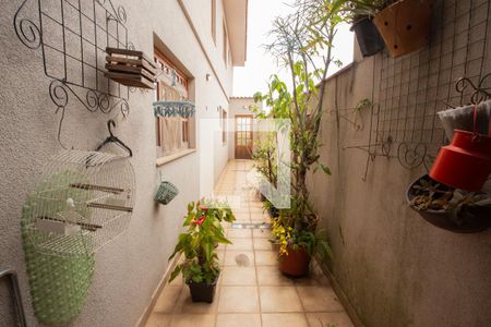 Casa à venda com 220m², 4 quartos e 4 vagas Casa à venda com 220m², 4 quartos e 4 vagasÁrea Externa