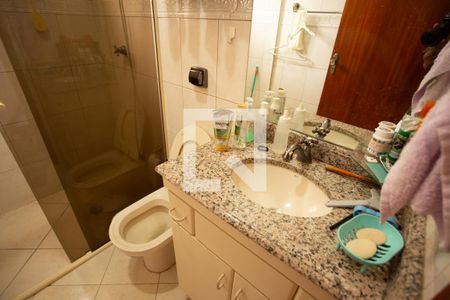 Casa à venda com 220m², 4 quartos e 4 vagas Casa à venda com 220m², 4 quartos e 4 vagasBanheiro