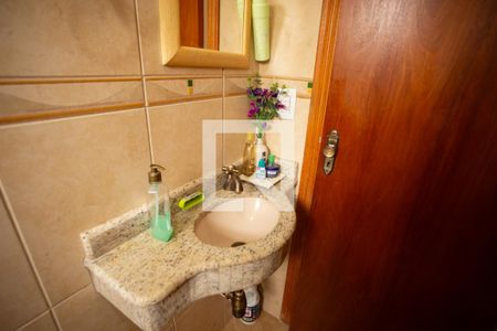 Casa à venda com 220m², 4 quartos e 4 vagas Casa à venda com 220m², 4 quartos e 4 vagasLavabo