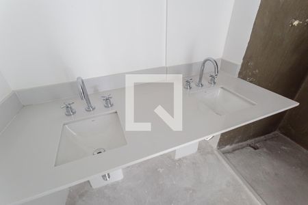 Apartamento à venda com 105m², 2 quartos e 2 vagasBanheiro da Suíte 2