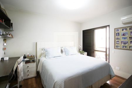 Apartamento à venda com 213m², 4 quartos e 3 vagas Apartamento à venda com 213m², 4 quartos e 3 vagasSuíte 1
