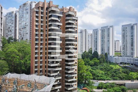 Apartamento à venda com 184m², 4 quartos e 3 vagasVista da Suíte 1