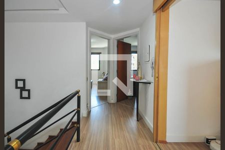 Apartamento à venda com 184m², 4 quartos e 3 vagasCorredor