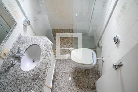 Casa à venda com 199m², 3 quartos e 2 vagas Casa à venda com 199m², 3 quartos e 2 vagasBanheiro Social