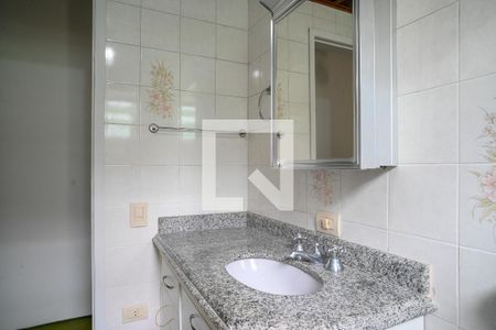 Casa à venda com 199m², 3 quartos e 2 vagas Casa à venda com 199m², 3 quartos e 2 vagasBanheiro Social