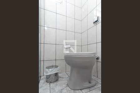 Casa à venda com 198m², 3 quartos e 2 vagas Casa à venda com 198m², 3 quartos e 2 vagasBanheiro