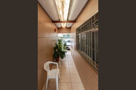 Casa à venda com 198m², 3 quartos e 2 vagas Casa à venda com 198m², 3 quartos e 2 vagasCorredor