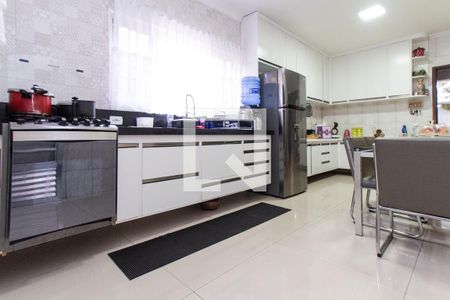 Casa à venda com 198m², 3 quartos e 2 vagas Casa à venda com 198m², 3 quartos e 2 vagasCozinha